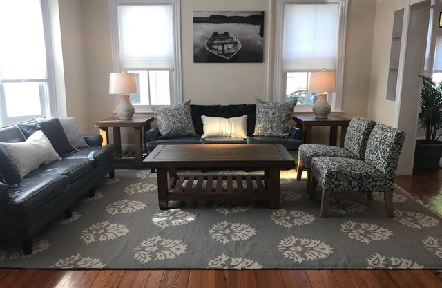 Pristine Home Prime Spot Beach/Town/Cliffwalk! Lead Safe Certificate!