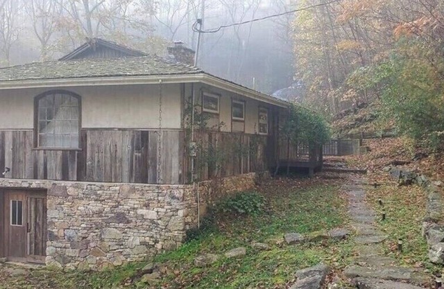 PRIVATE 150FT WATERFALL RIGHT OFF DECK! Rustic, Asian inspired.