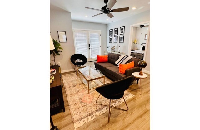 Private 1BD+1BA House w/Full Kitchen + free parking