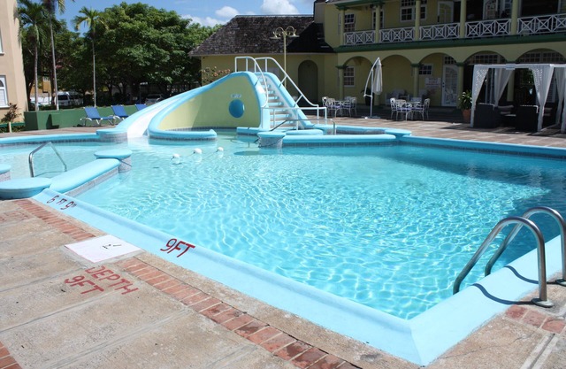 Private 2 Bedroom Beachfront Penthouse Condo, Ocho Rios, Jamaica