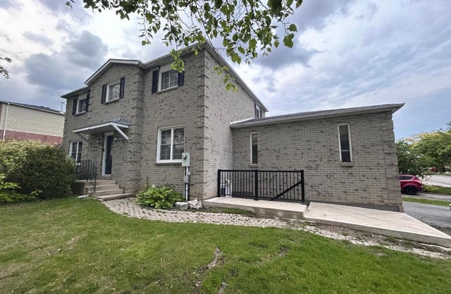 Private 2bedroom Unit, Free Parking, Free from Smoke & Pet, Self-Check IN