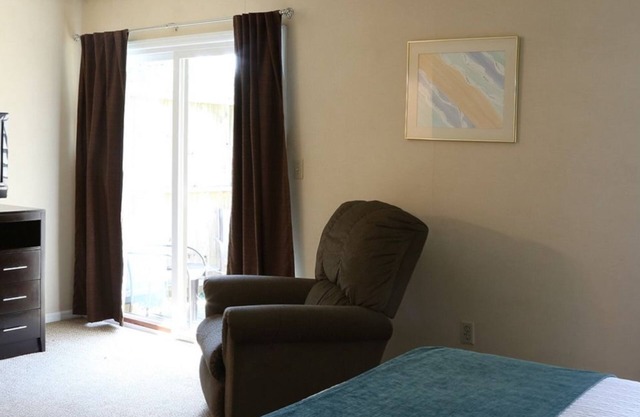 Private 2BR Townhouse in Morgantown. Experience It