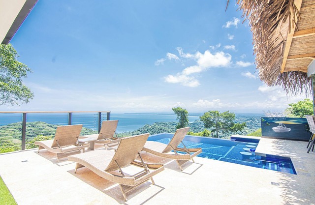 Private 4-bedroom Villa, Complimentary Chef, 24/7 Security