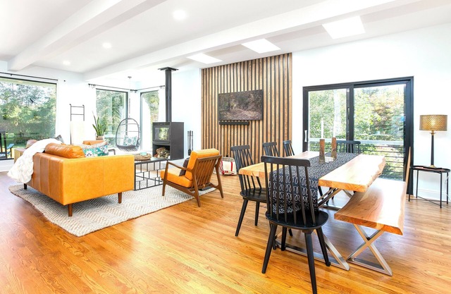 Private 5-Acre Hideaway - Quiet, Modern Comfort
