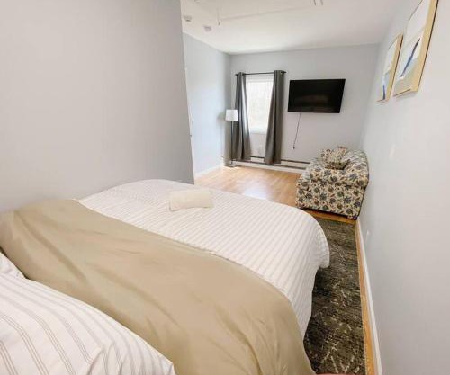 Private Apt King Suite, L.I, NY-Hamptons to NYC