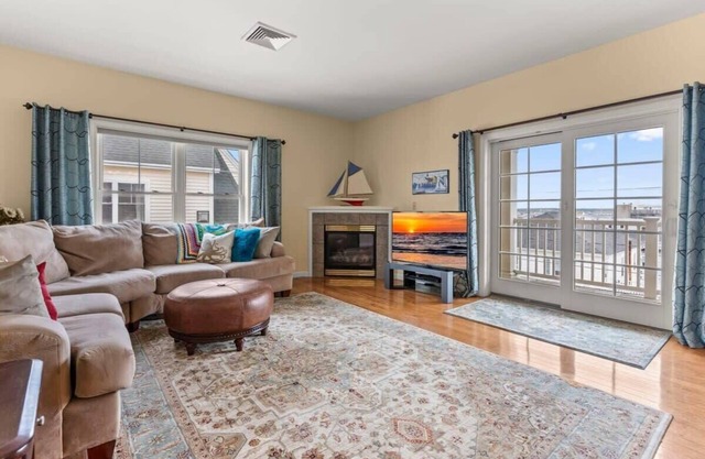 Private Balcony | Walk to Beach | Penthouse Living