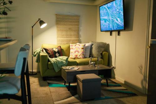 Private Basement Stay with Firepit Perfect for Families