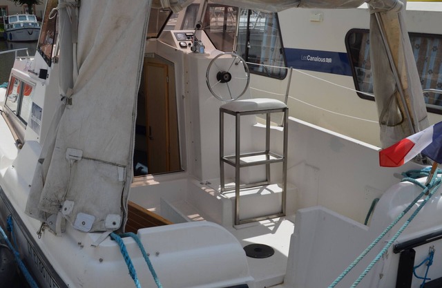 Private Boat Stay in Charming Burgundy Town for 2