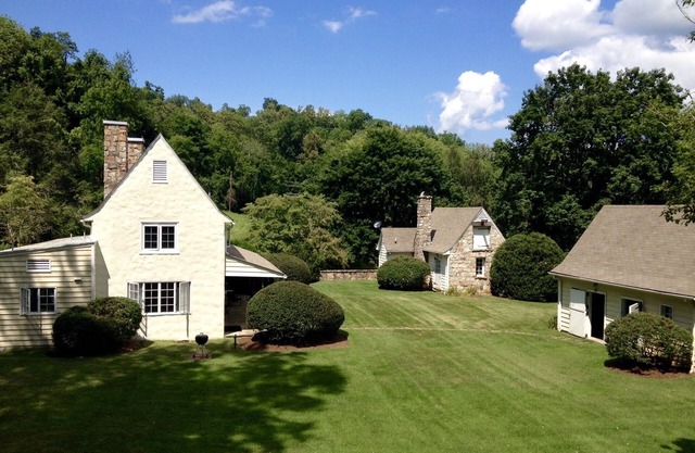 Private Carriage House Compound - Walking Distance to Downtown Hot Springs