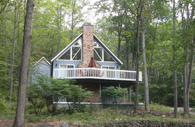 Private CHALET in SHANTY CREEK RESORTS...Golf-Ski-Boating-Fishing Destination !!