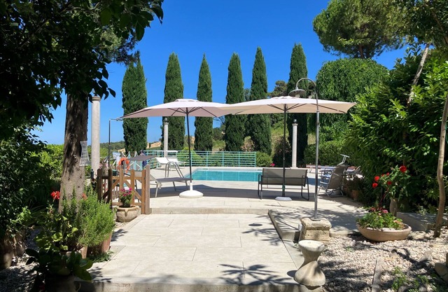 Private Charming Villa with swimming pool and park on the Marche hills, sea view