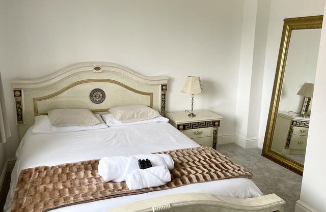 private cosy bedroom in wonderful Tamworth