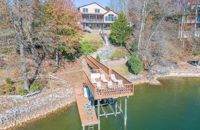 Private Dock, Lake Views & Outdoor Fun