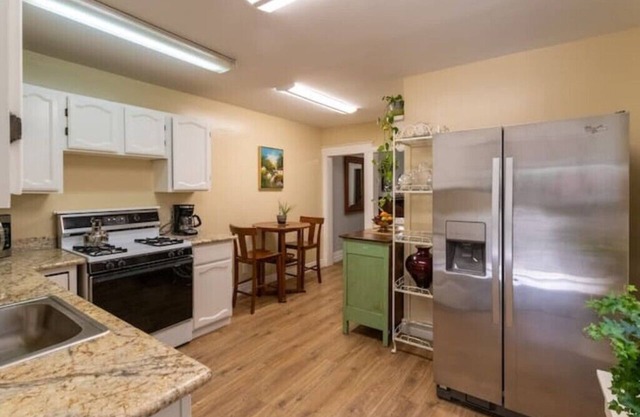 Private entrance, Gated, Cozy, Comfyn
