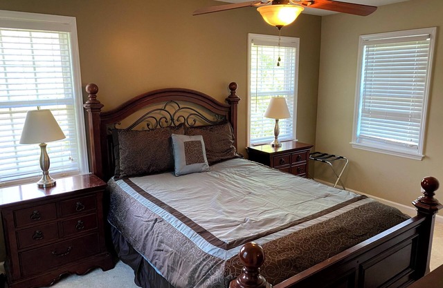 Private Entrance, Patio, Driveway - 2 bed In-Law Suite near Elon University