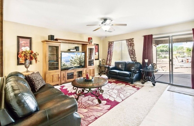 Private Florence Getaway 15 Minutes to Historic Downtown!