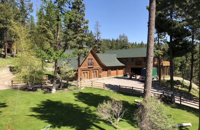 Private Gated Luxurious 5 Bedroom 7 Bed 20 Acre Estate EV Charger Privacy Secure
