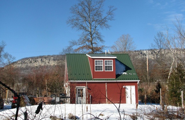 Private Getaway with Amazing Mountain Views! Great for couples, writers, friends