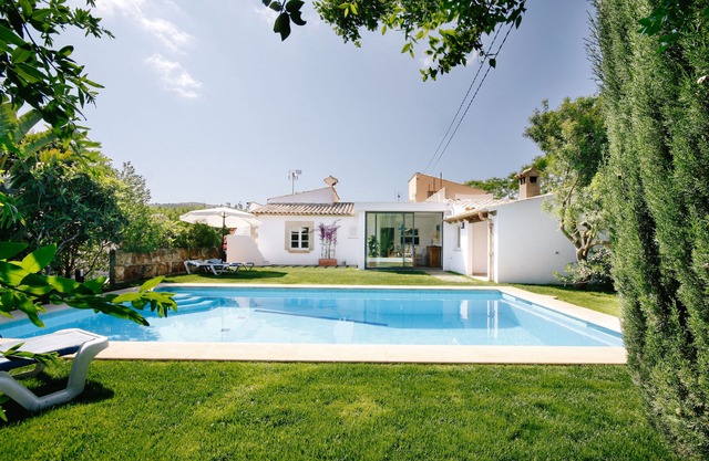 Private Grounds, Walking Distance to Puerto Pollensa, New PS5, Bikes