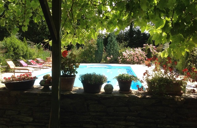 Private heated pool, disabled access on ground floor, Gardens, quiet, family