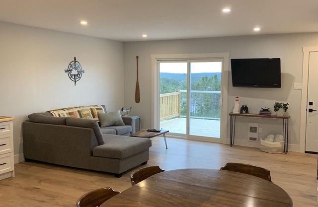 Private home in the woods with panoramic views off the deck
