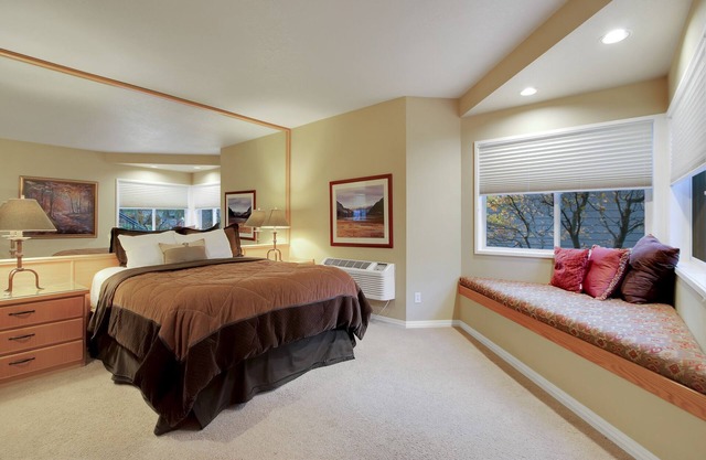 Private, hotel style suite in Bend with access to fitness center.