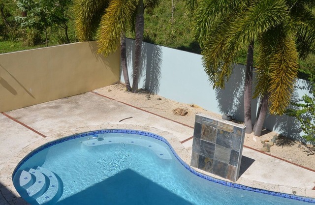 Private house and pool with ocean views- 15 min walk to Beach