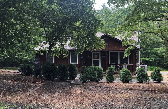 Private house on Leesville Lake