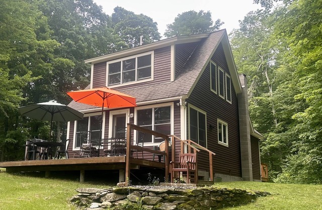 Private House with 50 Acres on the Mad River!