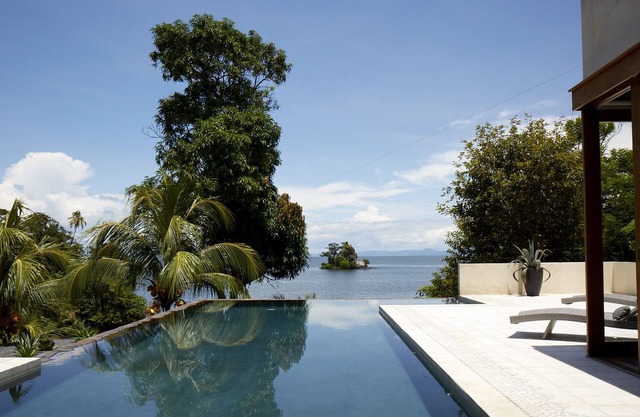 Private Island Near Granada: Stay-Dream-Explore!