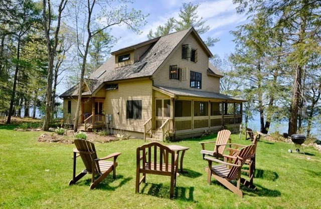 Private Island Retreat w/views of Singer Castle