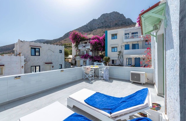 Private Junior Villas for up to 10 vacationers