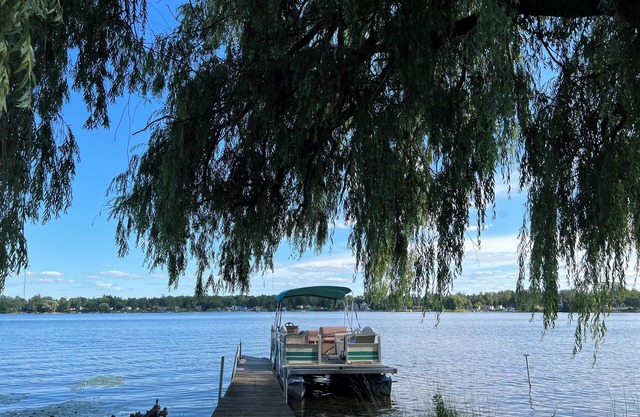 Private Lakefront Cabin with a Retro Vibe