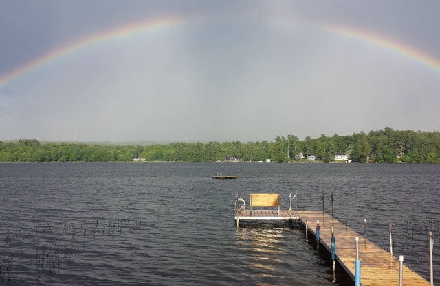 Private Lakefront Home-Hot Tub-Great for Families-Large Yard-Quiet-Shallow Entry