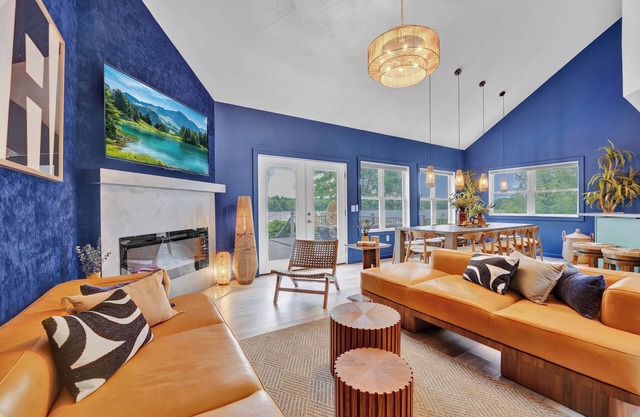 Private Lakefront Retreat-Mins to Waterparks and Attractions