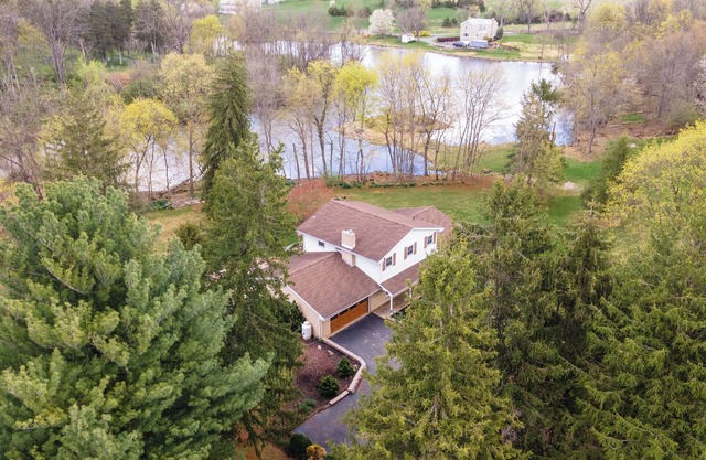 Private near rail trail CREEK fireplc KING bed patio BBQ AC WIFI nature lovers