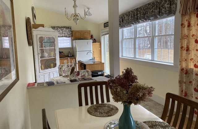 Private New England Cape minutes from Portsmouth NH