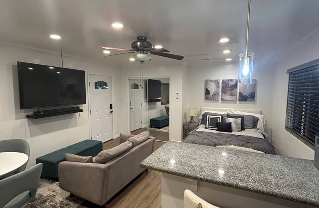 Private Newly Furnished & Cozy Studio Perfect for 1-2 Guests
