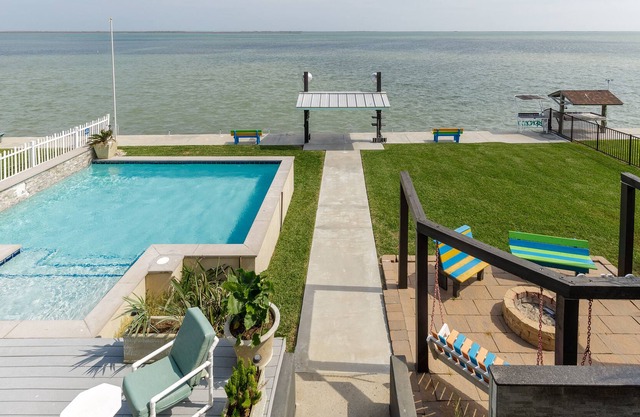 Private Oasis at Kokomo - Pool, hot tub, bay fishing, boat slip