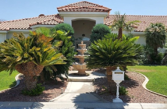PRIVATE OASIS-MONTHLY RENTAL/POOL/SPA/GOLF/WIFI/PARKING/REVIEWS!❤️