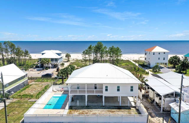 Private Pool, 4 Bedroom, Gulf View, Quiet Beaches ~ Treasure Road