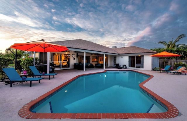 Private Pool | Game Room | 7 miles to AMI