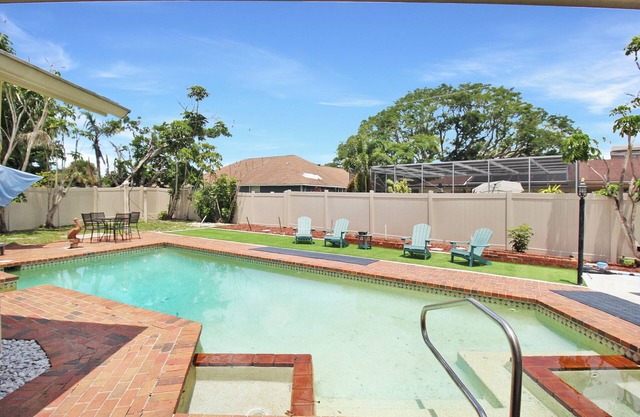 Private pool home with game room - Shaker Of Salt