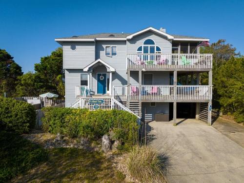 Private Pool Oceanside Walkable to Downtown Duck