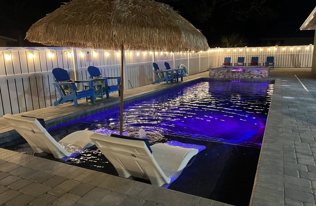 Private Pool/Spa, FREE Golf Cart, 1-Story, Near Beach, Outdoor Kitchen, Sleep 15