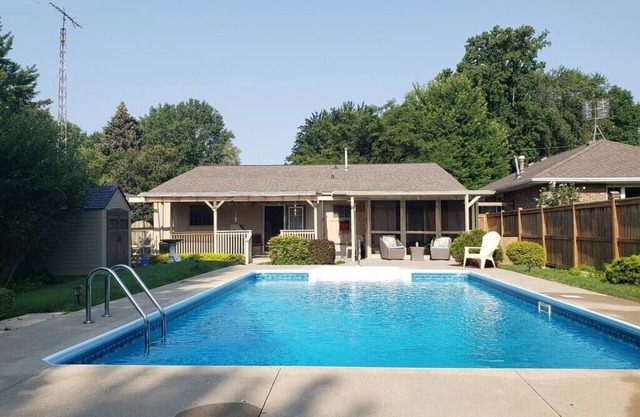 Private Poolside Escape near Point Pelee