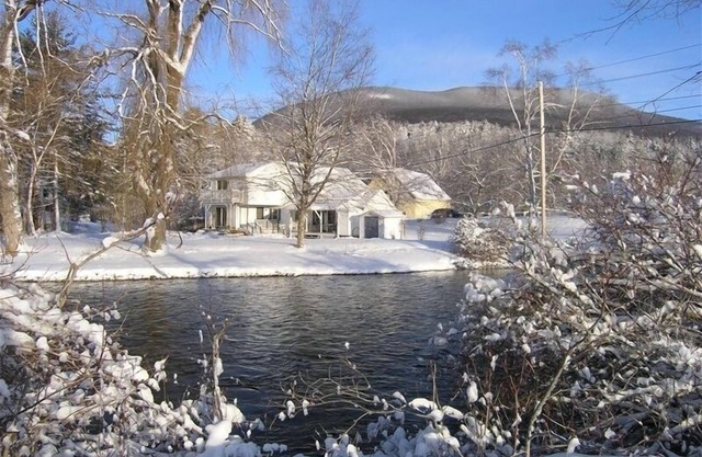 Private River Waterfront BattenKill Romantic historical home, kayak, fly fishing