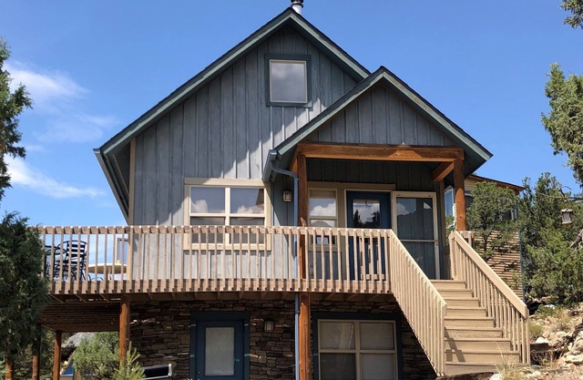 Private Rocky Mountain Cabin-Spectacular Views!