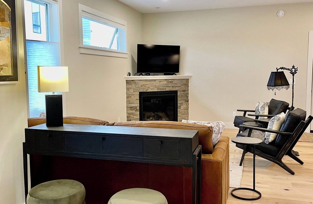 Private Rooftop Deck & Walkable Vibes in the Heart of Traverse City