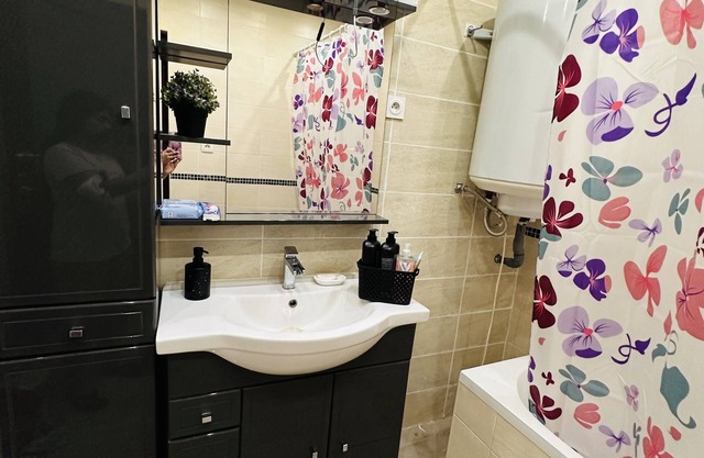 Private Room with Breakfast near CDG airport, Parc de expo, Disneyland